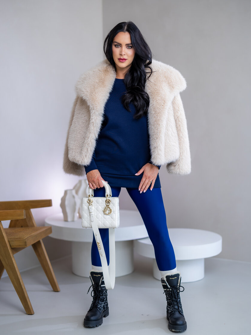 PREDĹŽENÁ ZÁKLADNÁ MIKINA “BIANCA” - HLADKÁ