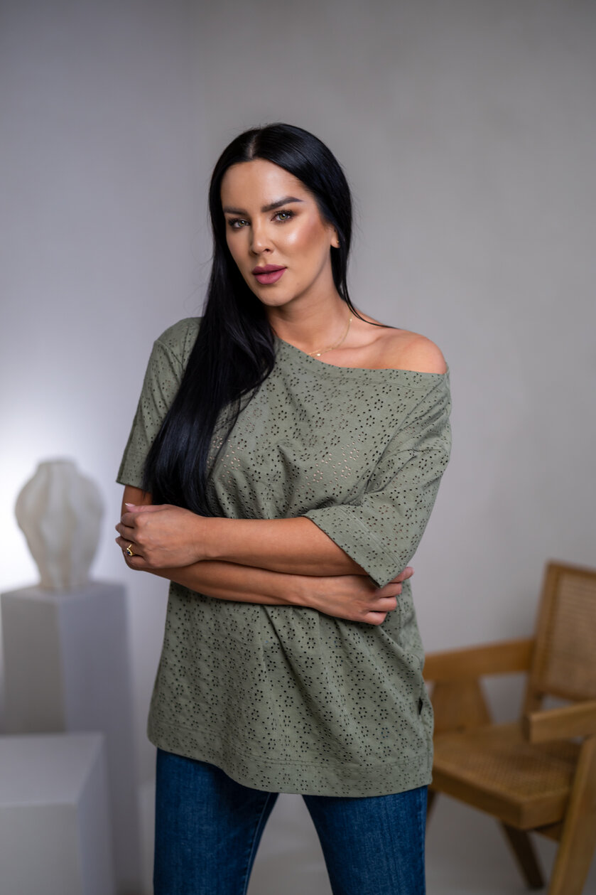 PREDĹŽENÉ TRIČKO “MELANIE” S LODIČKOVÝM VÝSTRIHOM - MADEIRA