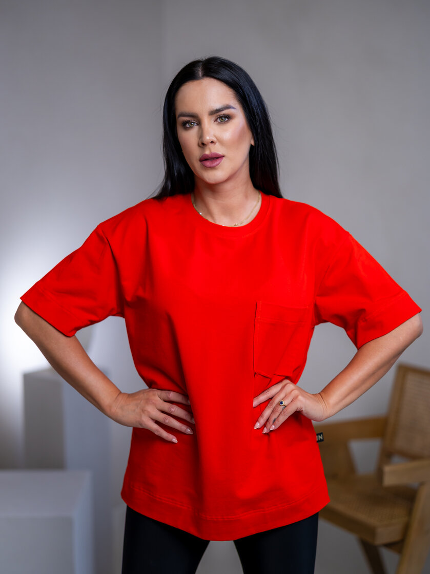 PREDĹŽENÉ TRIČKO “MELANIE” S VRECKOM