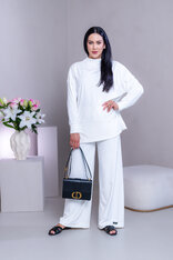 PREDĹŽENÝ TOP “JODIE” S RÁRPORKAMI - RUKÁVY DO PATENTU