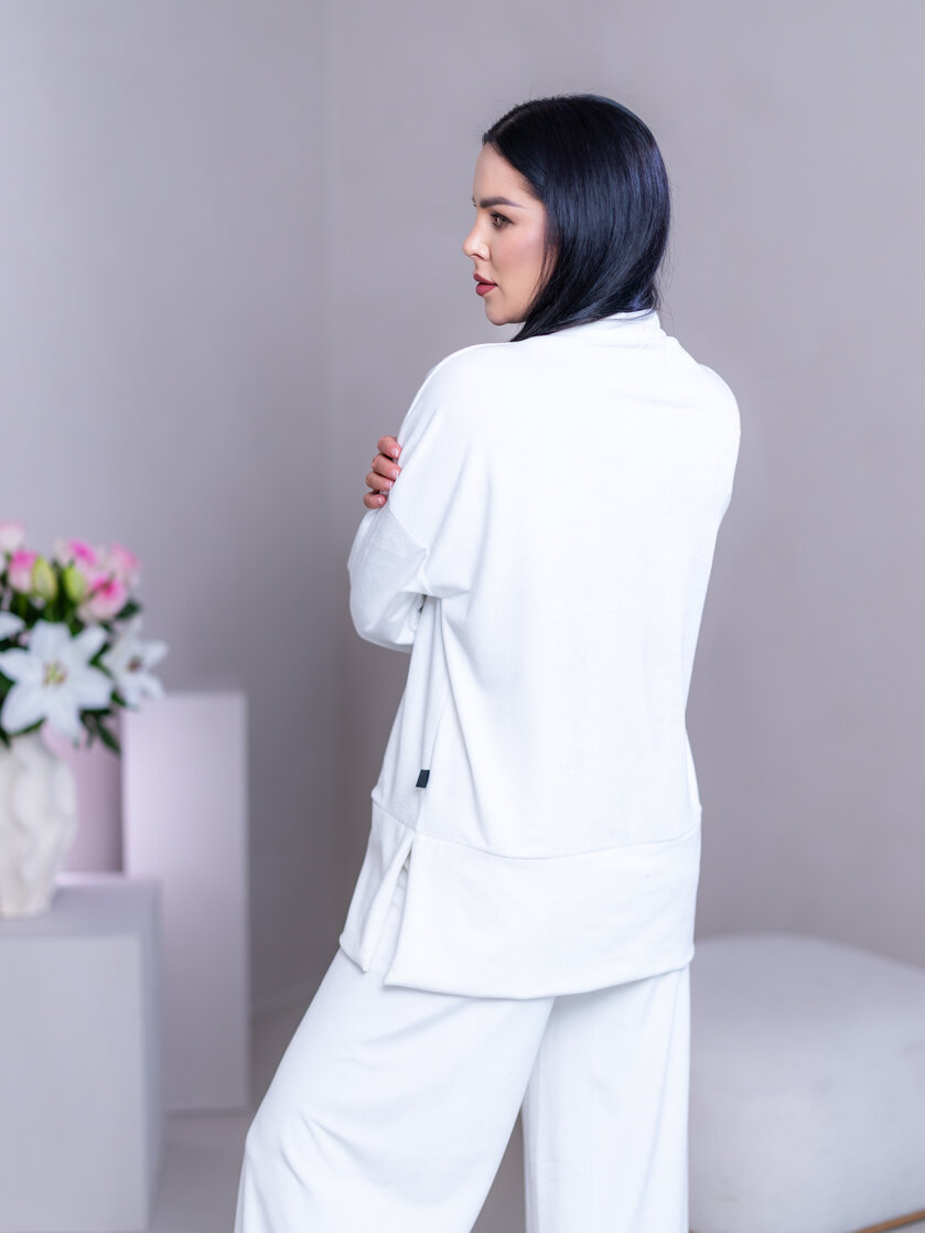 PREDĹŽENÝ TOP “JODIE” S RÁRPORKAMI - RUKÁVY DO PATENTU