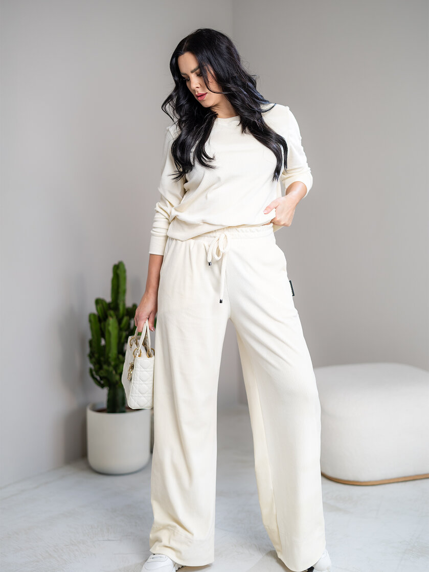 ROZŠÍRENÉ NOHAVICE “EVELYN” HLADKÉ