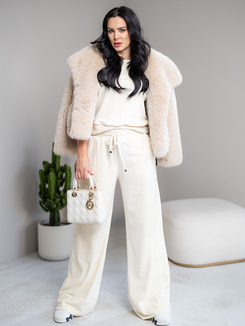 ROZŠÍRENÉ NOHAVICE “EVELYN” HLADKÉ