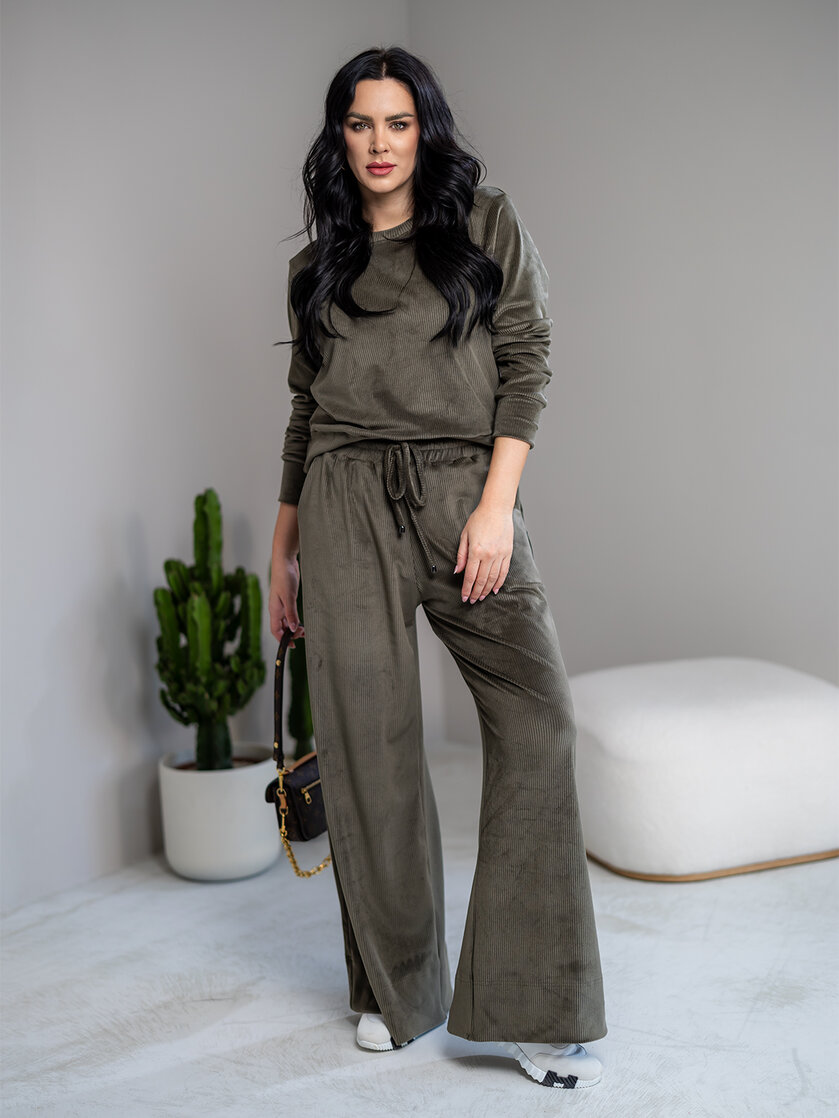 ROZŠÍRENÉ NOHAVICE “EVELYN” HLADKÉ