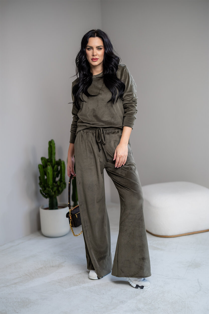 ROZŠÍRENÉ NOHAVICE “EVELYN” HLADKÉ