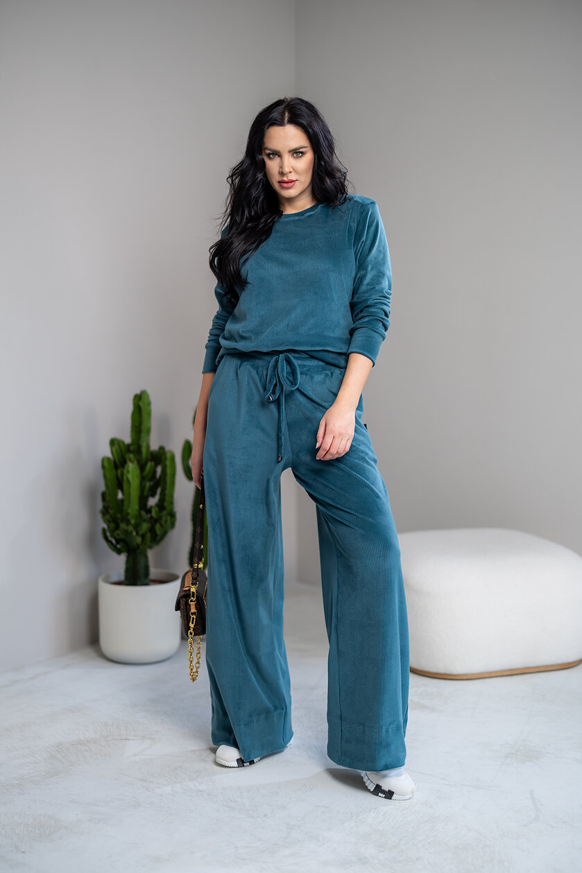 ROZŠÍRENÉ NOHAVICE “EVELYN” HLADKÉ