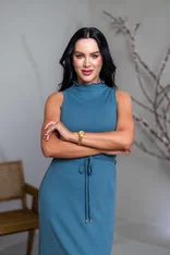 ŠATY “CELINE” S VIAZAČKOU - TIELKO SO STOJAČIKOM S EFEKTNÝM UKONČENÍM