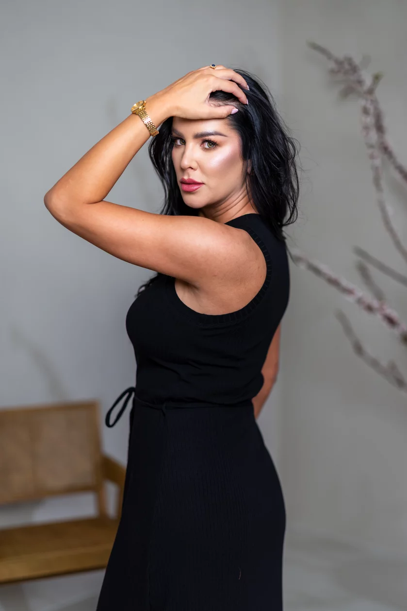ŠATY “CELINE” S VIAZAČKOU - VYKROJENÉ TIELKO