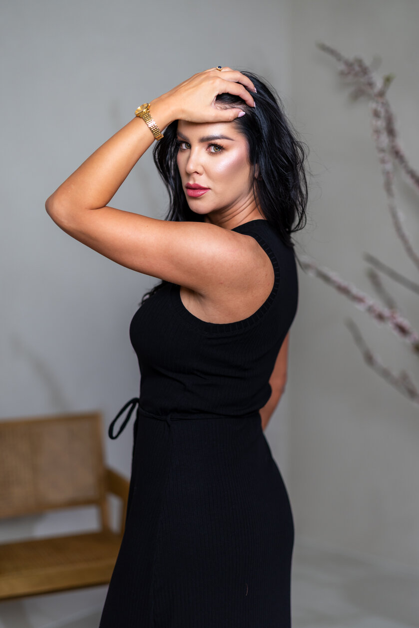 ŠATY “CELINE” S VIAZAČKOU - VYKROJENÉ TIELKO