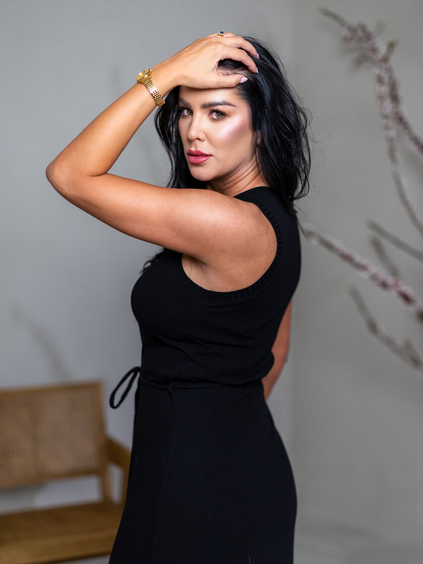 ŠATY “CELINE” S VIAZAČKOU - VYKROJENÉ TIELKO