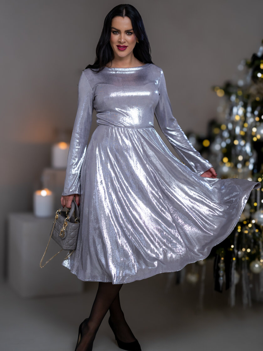 ŠATY “JULIET” S LODIČKOVÝM VÝSTRIHOM A ROZŠÍRENÝMI RUKÁVMI