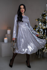 ŠATY “JULIET” S LODIČKOVÝM VÝSTRIHOM A ROZŠÍRENÝMI RUKÁVMI