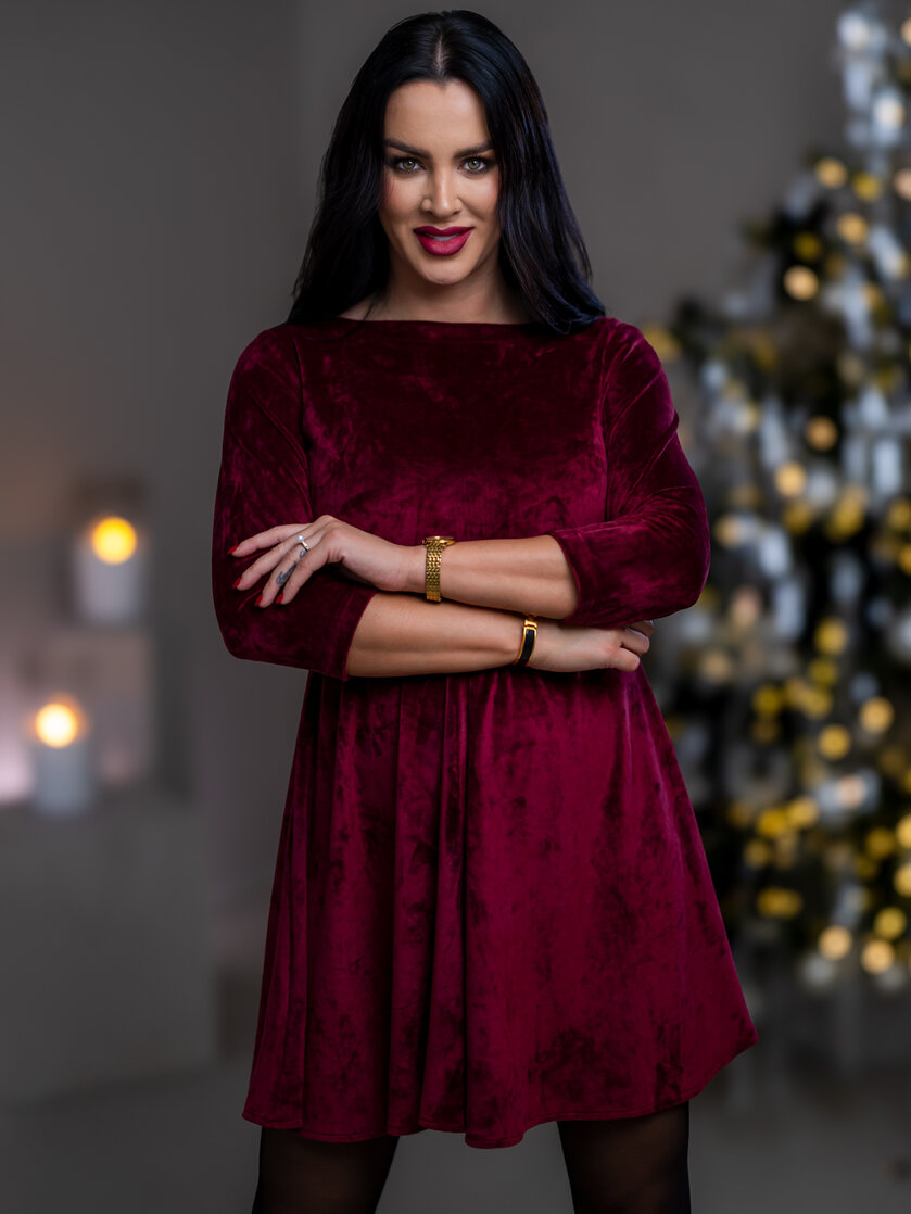 ŠATY “PATRICIA” S LODIČKOVÝM VÝSTRIHOM A PRILIEHAVÝMI RUKÁVMI