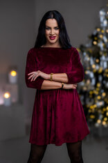 ŠATY “PATRICIA” S LODIČKOVÝM VÝSTRIHOM A PRILIEHAVÝMI RUKÁVMI