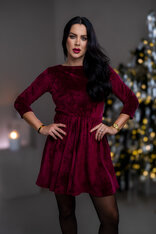 ŠATY “PATRICIA” S LODIČKOVÝM VÝSTRIHOM A PRILIEHAVÝMI RUKÁVMI