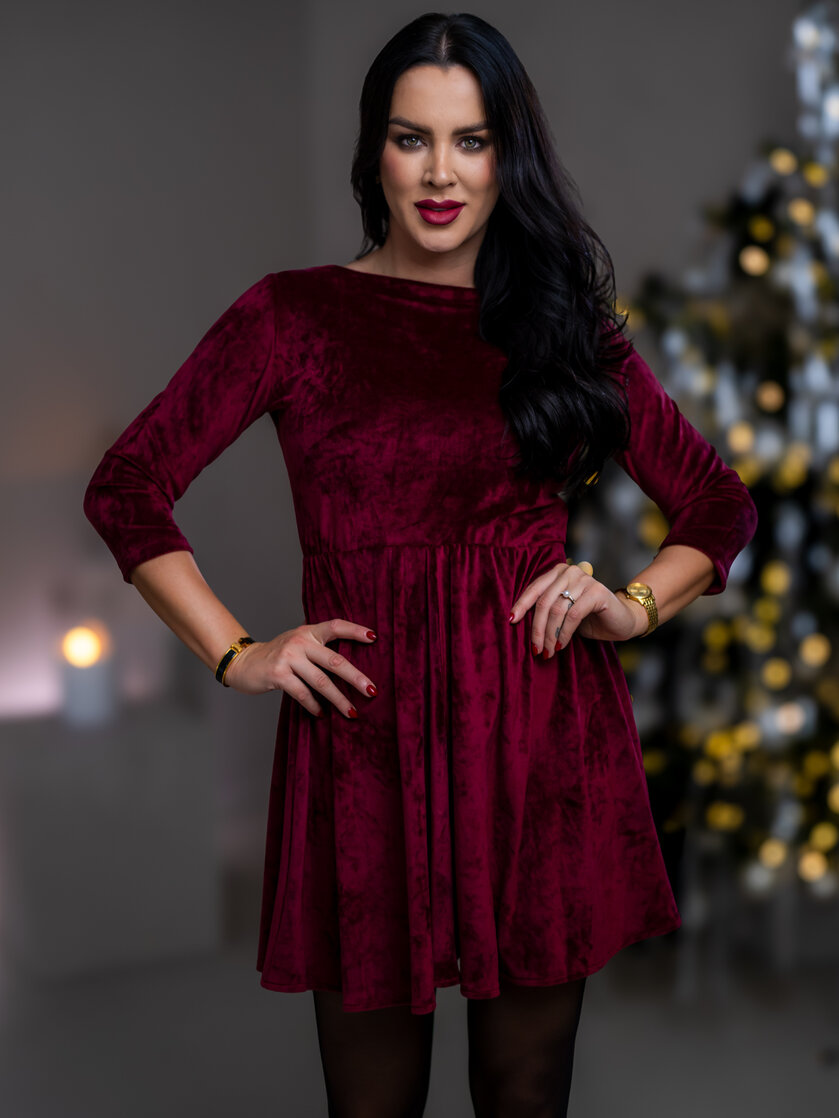 ŠATY “PATRICIA” S LODIČKOVÝM VÝSTRIHOM A PRILIEHAVÝMI RUKÁVMI