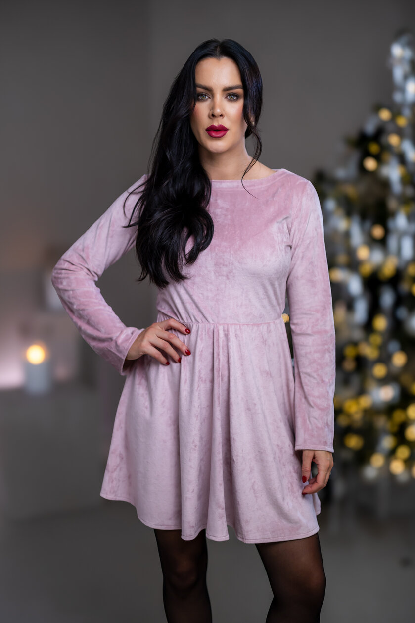 ŠATY “PATRICIA” S LODIČKOVÝM VÝSTRIHOM A ROZŠÍRENÝMI RUKÁVMI