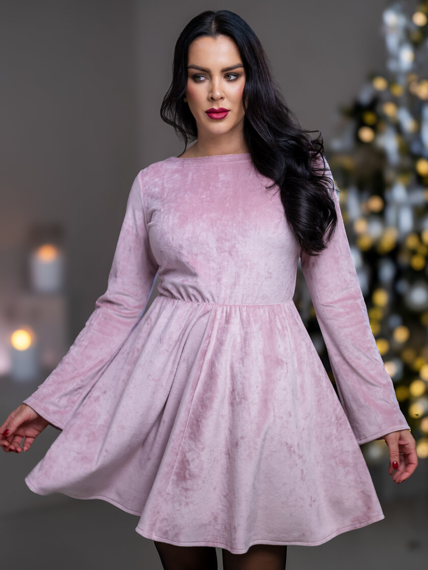 ŠATY “PATRICIA” S LODIČKOVÝM VÝSTRIHOM A ROZŠÍRENÝMI RUKÁVMI