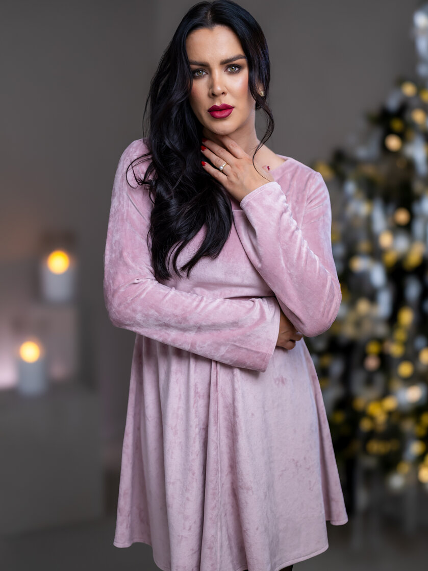 ŠATY “PATRICIA” S LODIČKOVÝM VÝSTRIHOM A ROZŠÍRENÝMI RUKÁVMI