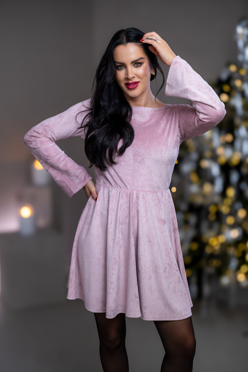 ŠATY “PATRICIA” S LODIČKOVÝM VÝSTRIHOM A ROZŠÍRENÝMI RUKÁVMI