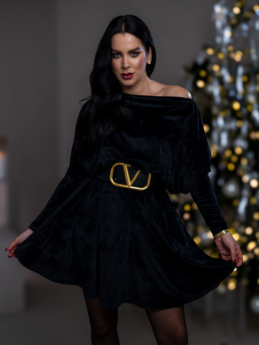 ŠATY “PATRICIA” S NETOPIERÍMI RUKÁVMI A LODIČKOVÝM VÝSTRIHOM