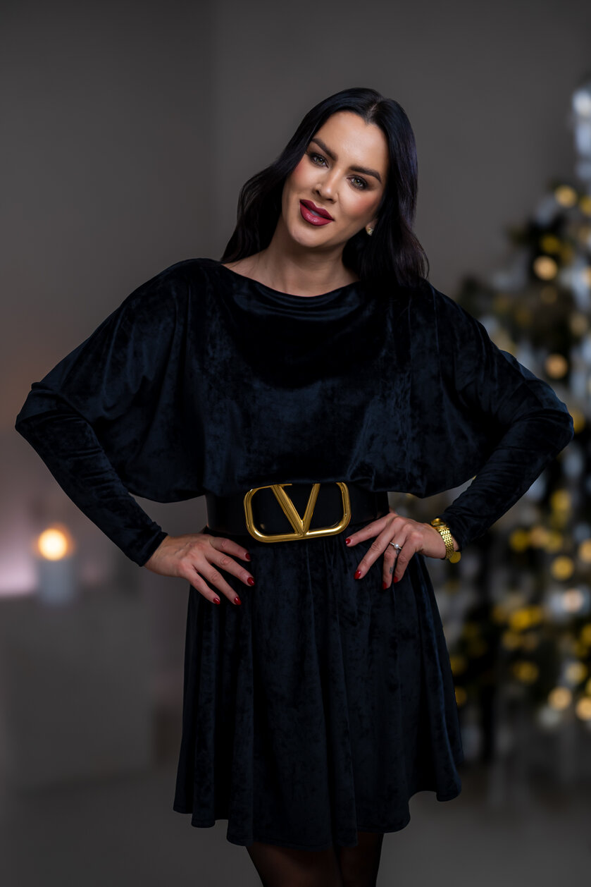 ŠATY “PATRICIA” S NETOPIERÍMI RUKÁVMI A LODIČKOVÝM VÝSTRIHOM