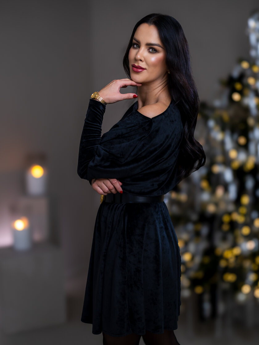 ŠATY “PATRICIA” S NETOPIERÍMI RUKÁVMI A LODIČKOVÝM VÝSTRIHOM