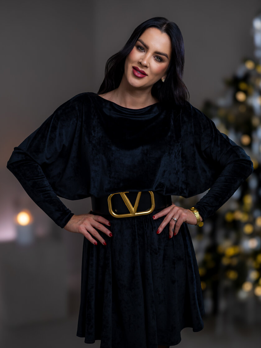 ŠATY “PATRICIA” S NETOPIERÍMI RUKÁVMI A LODIČKOVÝM VÝSTRIHOM