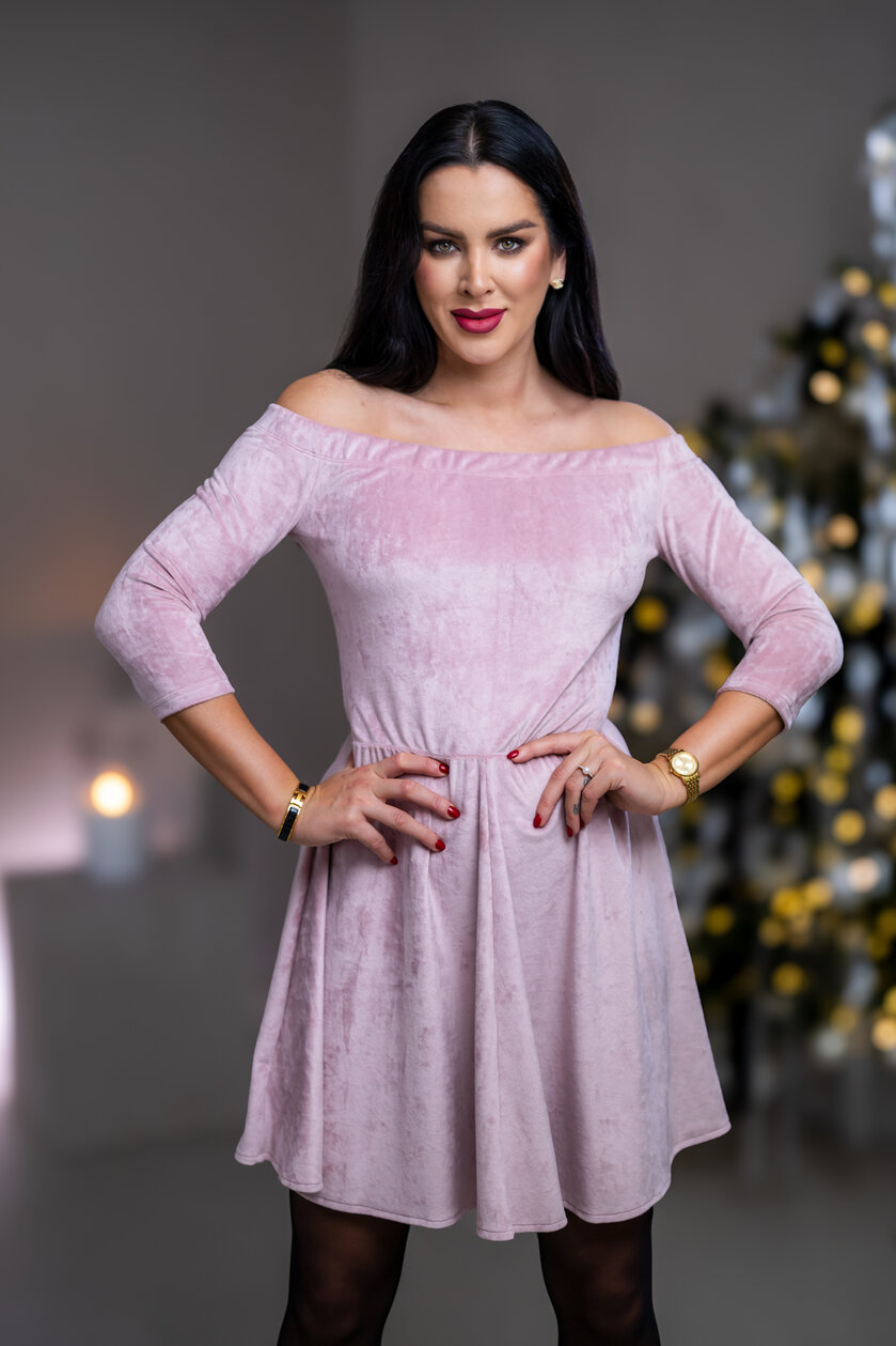 ŠATY “PATRICIA” S ODHALENÝMI RAMENAMI