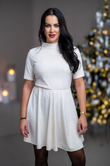 ŠATY “PATRICIA” S PRINECHANÝM STOJAČIKOM A PRILIEHAVÝMI RUKÁVMI