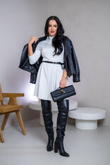 ŠATY “PATRICIA” S PRINECHANÝM STOJAČIKOM A PRILIEHAVÝMI RUKÁVMI