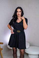 ŠATY “PATRICIA” S VÉČKOVÝM VÝSTRIHOM A PRILIEHAVÝMI RUKÁVMI