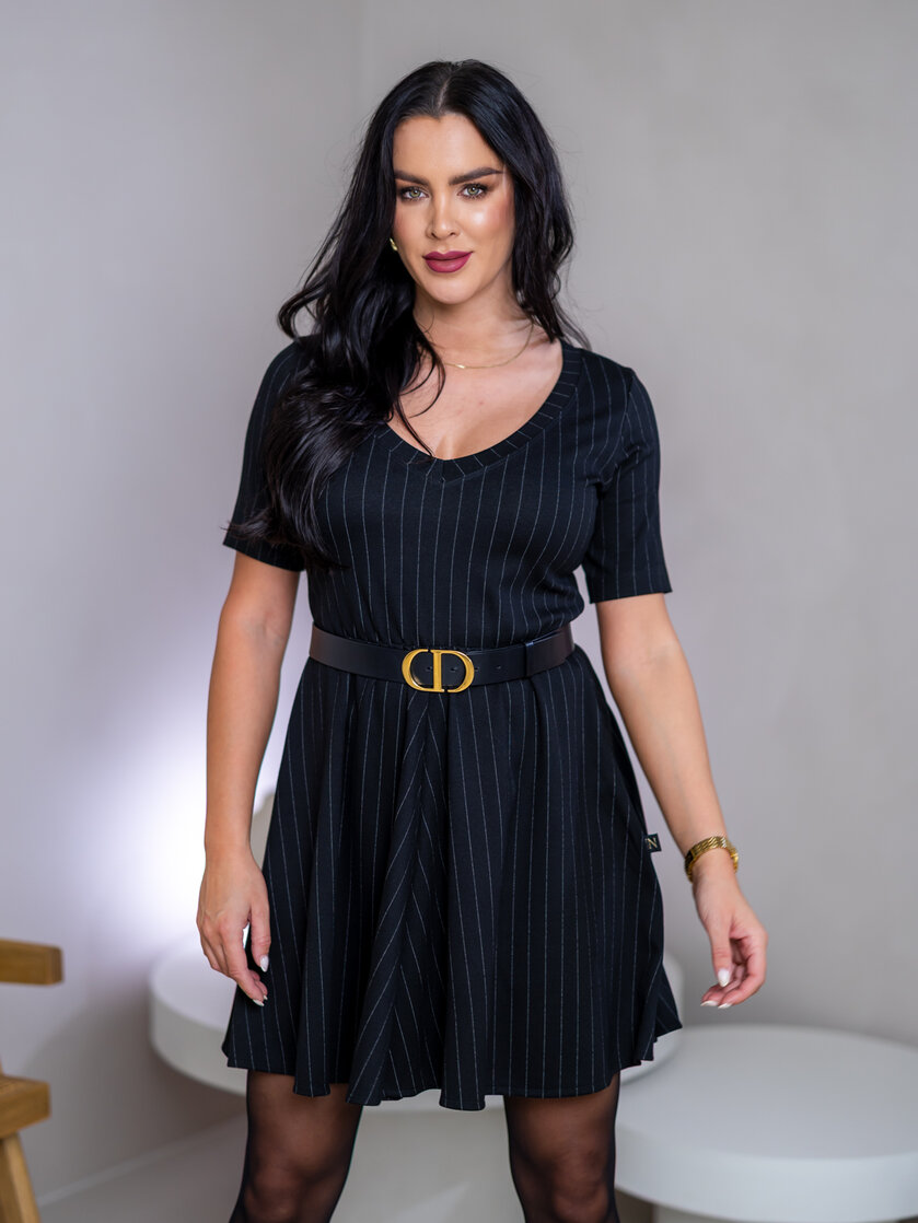 ŠATY “PATRICIA” S VÉČKOVÝM VÝSTRIHOM A PRILIEHAVÝMI RUKÁVMI