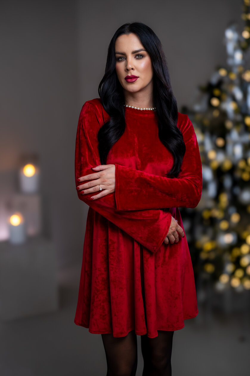 ŠATY “PATRICIA” S VODOU NA CHRBÁTE A ROZŠÍRENÝMI RUKÁVMI