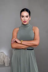 ŠATY “SELINA” - TIELKO SO STOJAČIKOM ŠATY “SELINA” - TIELKO SO STOJAČIKOM