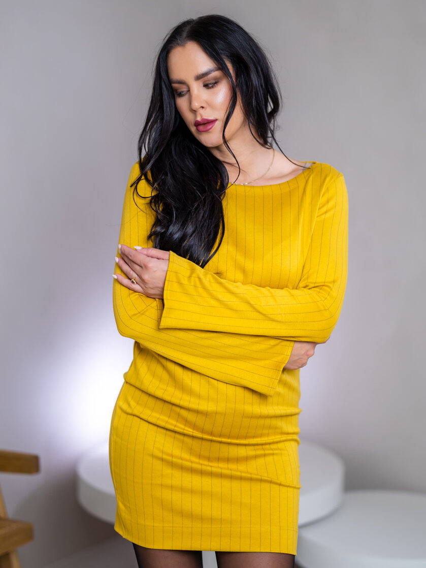 ŠATY “VICTORIA” S LODIČKOVÝM VÝSTRIHOM A ROZŠÍRENÝMI RUKÁVMI - MINI