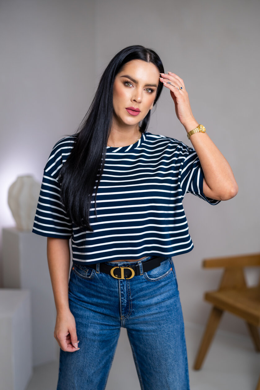 SKRÁTENÉ TRIČKO “MELANIE” - PÁSIK