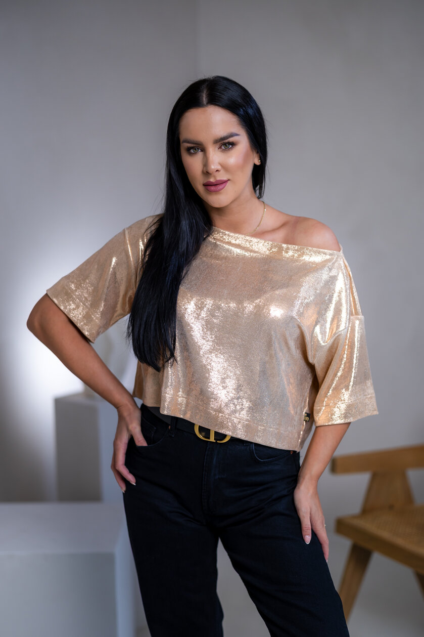 SKRÁTENÉ TRIČKO “MELANIE” S LODIČKOVÝM VÝSTRIHOM - SUPERSTAR