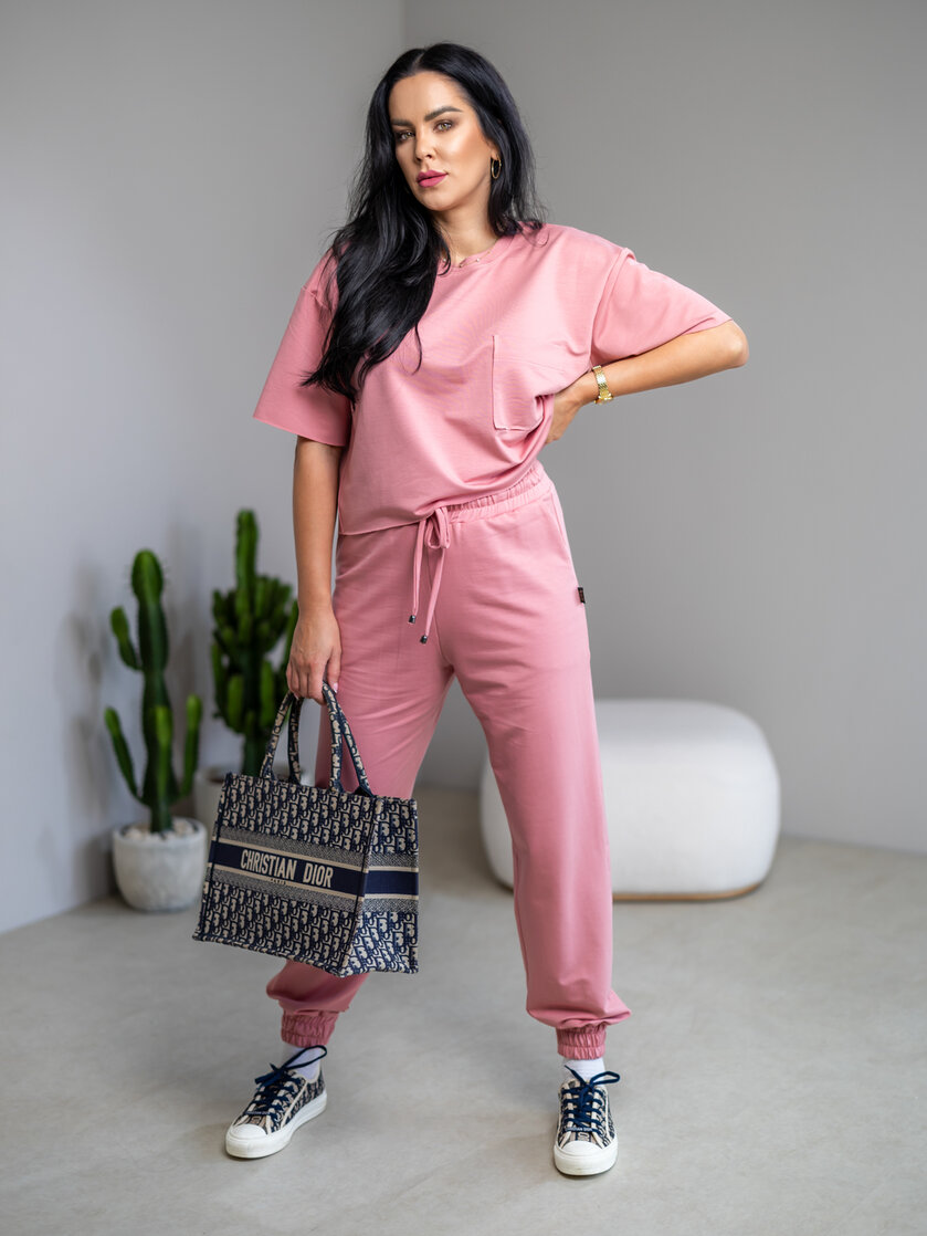 SKRÁTENÉ TRIČKO “MELANIE” S VRECKOM / SUROVÉ OKRAJE