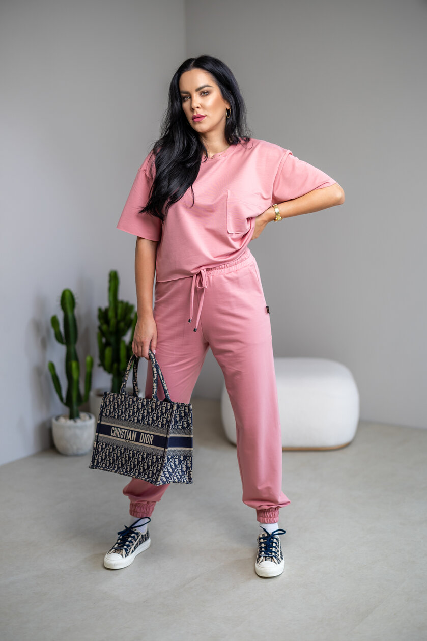 SKRÁTENÉ TRIČKO “MELANIE” S VRECKOM / SUROVÉ OKRAJE