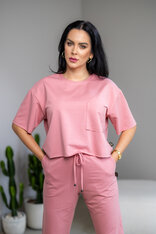 SKRÁTENÉ TRIČKO “MELANIE” S VRECKOM / SUROVÉ OKRAJE