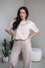 SKRÁTENÉ TRIČKO “MELANIE” S VRECKOM / SUROVÉ OKRAJE