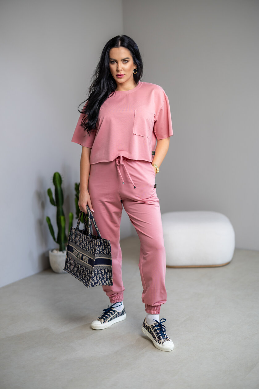 SKRÁTENÉ TRIČKO “MELANIE” S VRECKOM / SUROVÉ OKRAJE