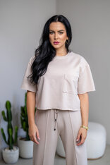 SKRÁTENÉ TRIČKO “MELANIE” S VRECKOM / SUROVÉ OKRAJE