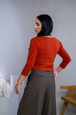 TOP “ANNETTE” - LODIČKOVÝ VÝSTRIH, PRILIEHAVÉ RUKÁVY