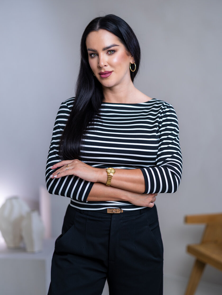 TOP “ANNETTE” - LODIČKOVÝ VÝSTRIH, PRILIEHAVÉ RUKÁVY