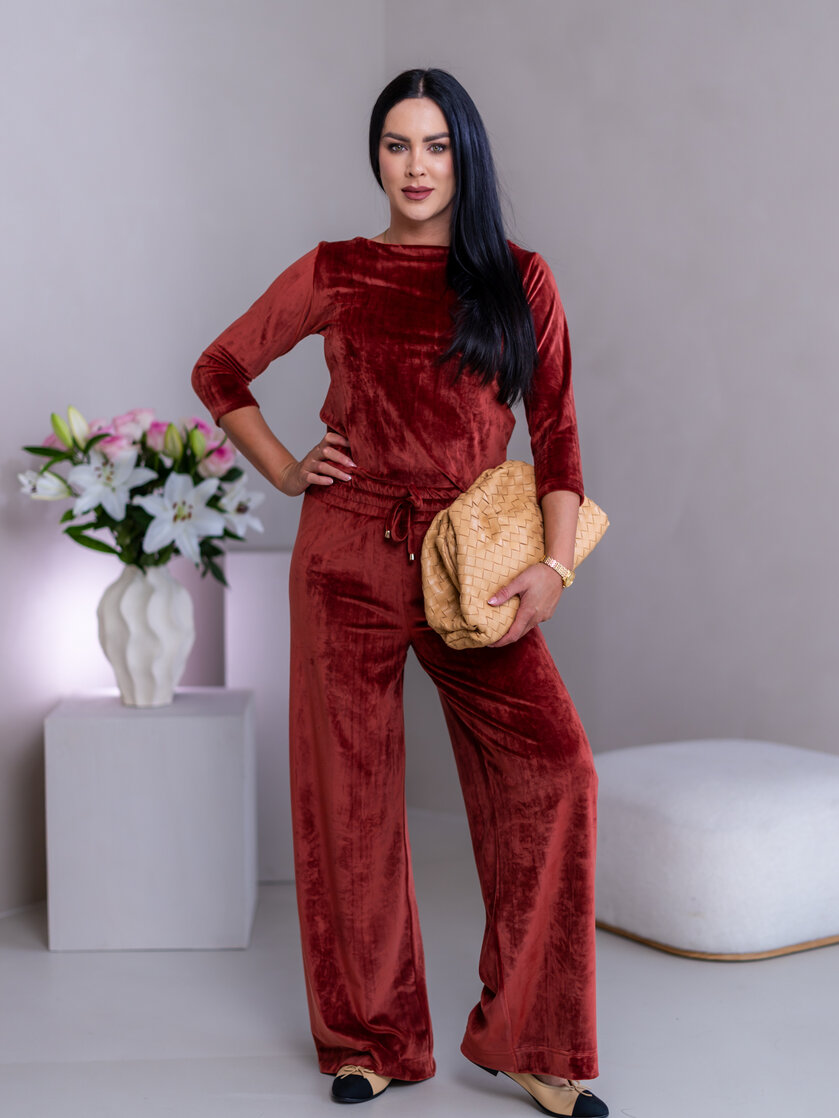 TOP “ANNETTE” - LODIČKOVÝ VÝSTRIH, PRILIEHAVÉ RUKÁVY