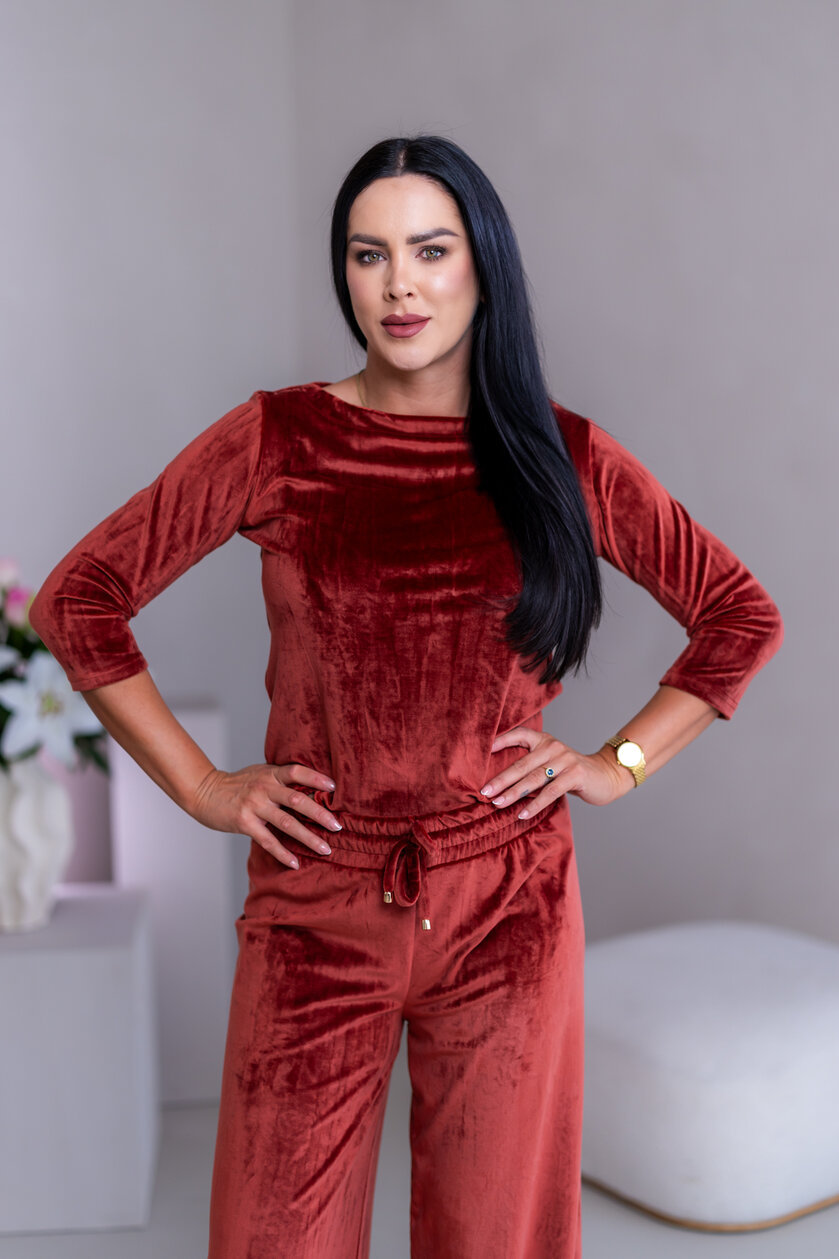 TOP “ANNETTE” - LODIČKOVÝ VÝSTRIH, PRILIEHAVÉ RUKÁVY