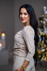 TOP “ANNETTE” - LODIČKOVÝ VÝSTRIH, PRILIEHAVÉ RUKÁVY