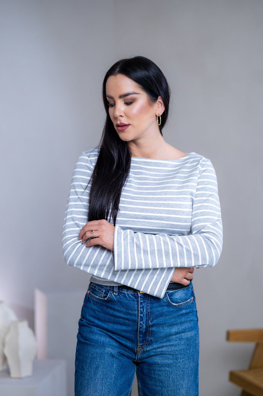 TOP “ANNETTE” - LODIČKOVÝ VÝSTRIH, ROZŠÍRENÉ RUKÁVY